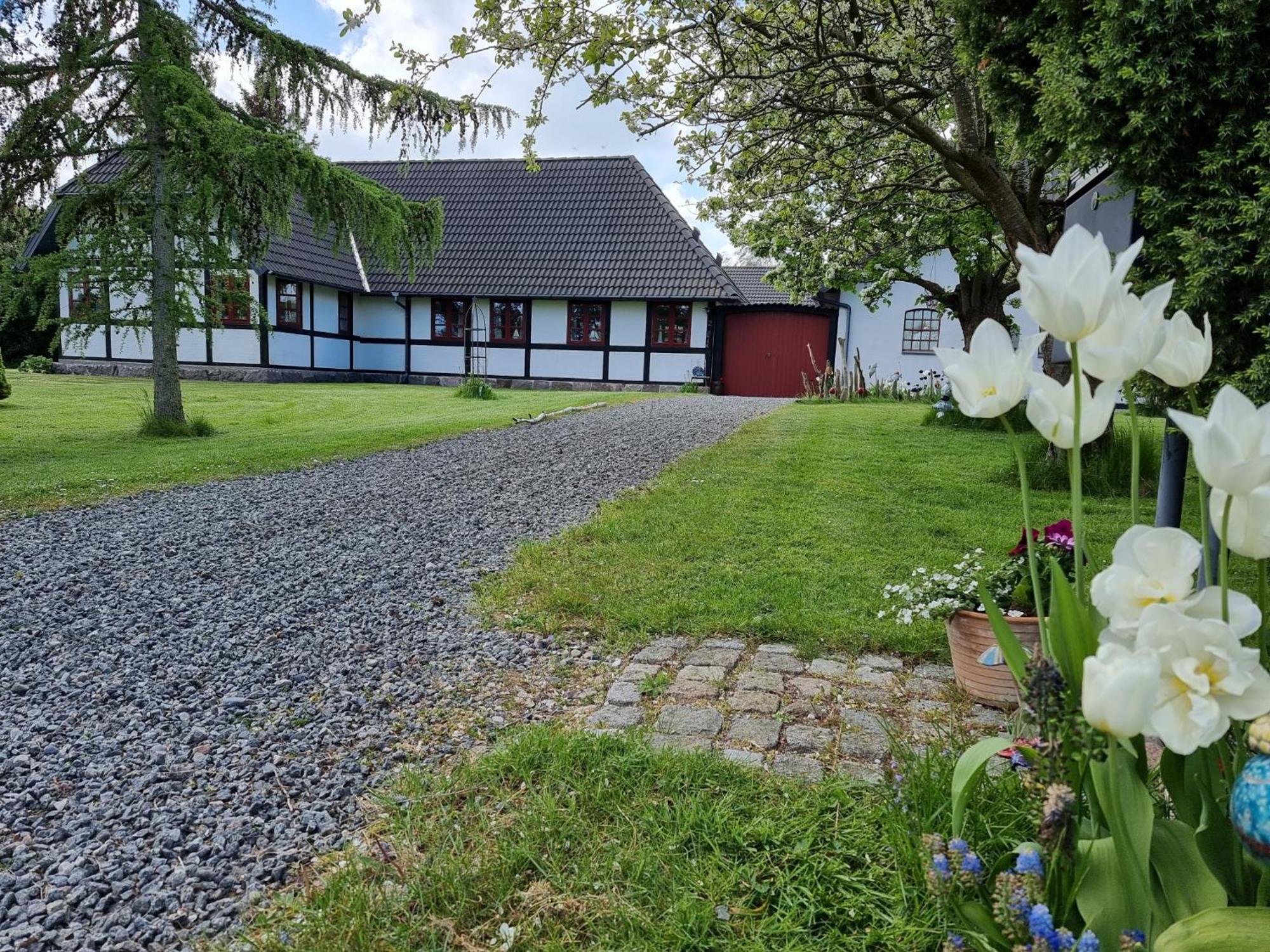 B&B Bauernhofferien Auf Mon, Schaeferwagen " Dark Sky" Askeby Esterno foto